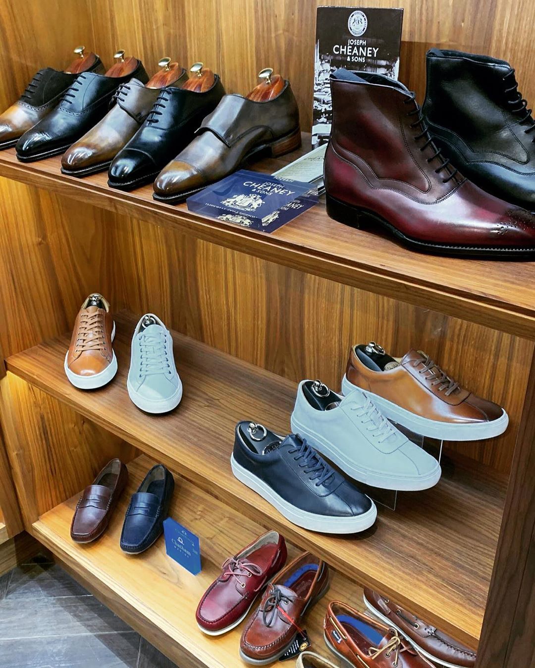 5 причин купить стильные сникерсы в интернет-магазине English brands